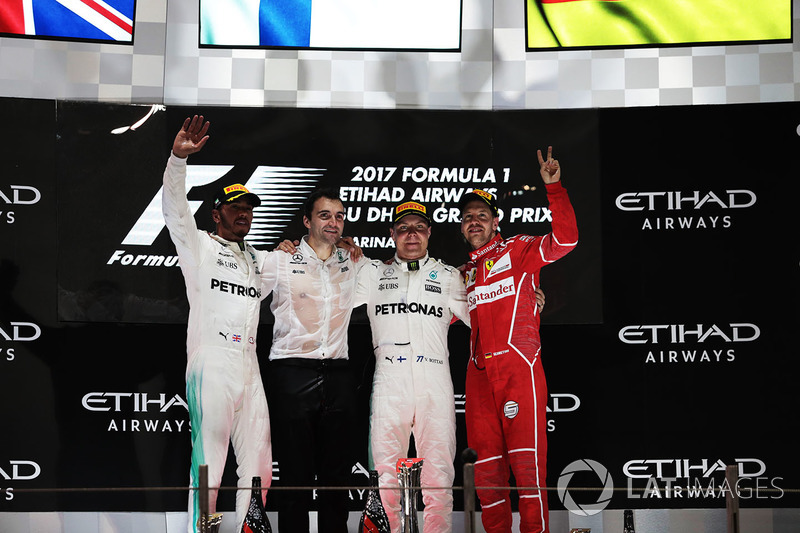 Podium: ganador, Valtteri Bottas, Mercedes AMG F1, segundo, Lewis Hamilton, Mercedes AMG F1, tercero, Sebastian Vettel, Ferrari