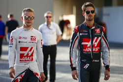 Kevin Magnussen, Haas F1 Team and Romain Grosjean, Haas F1 Team, after the drivers parade