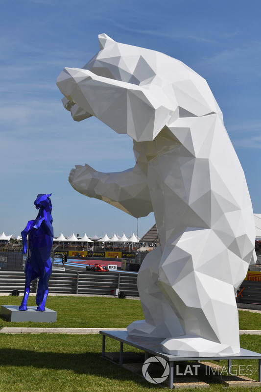 Pit lane sculpture