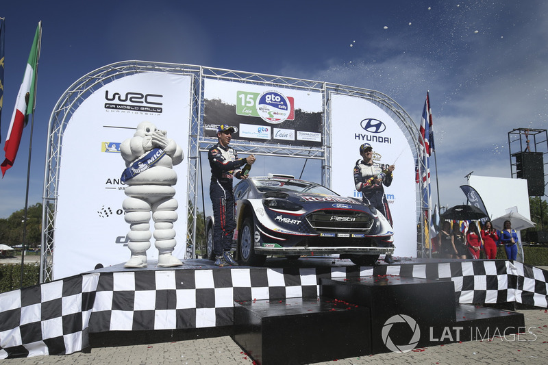 Podium: ganadores, Sébastien Ogier, Julien Ingrassia, M-Sport Ford WRT Ford Fiesta WRC