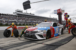 Kyle Busch, Joe Gibbs Racing, Toyota Camry M&M's Red White & Blue