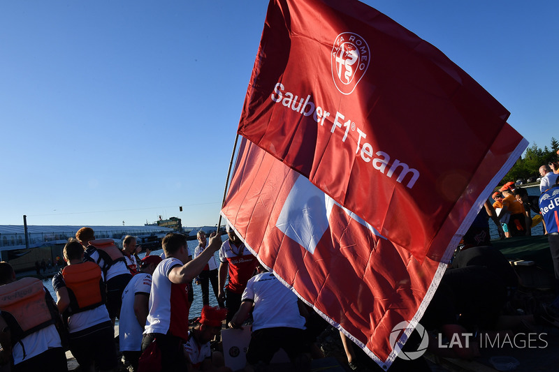Sauber lors de la course de radeaux