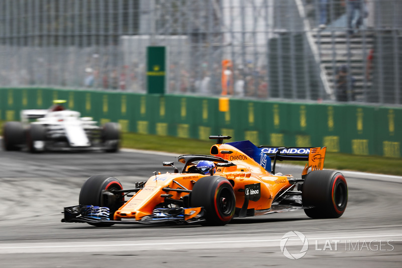 Fernando Alonso, McLaren MCL33, Charles Leclerc, Sauber C37