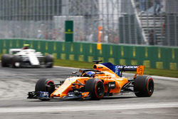 Fernando Alonso, McLaren MCL33, Charles Leclerc, Sauber C37