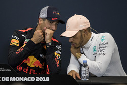 Daniel Ricciardo, Red Bull Racing y Lewis Hamilton, Mercedes-AMG F1 en la Conferencia de prensa