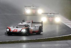 #2 Porsche Team Porsche 919 Hybrid: Timo Bernhard, Earl Bamber, Brendon Hartley