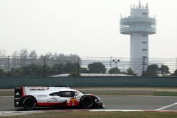 #2 Porsche Team Porsche 919 Hybrid: Timo Bernhard, Earl Bamber, Brendon Hartley