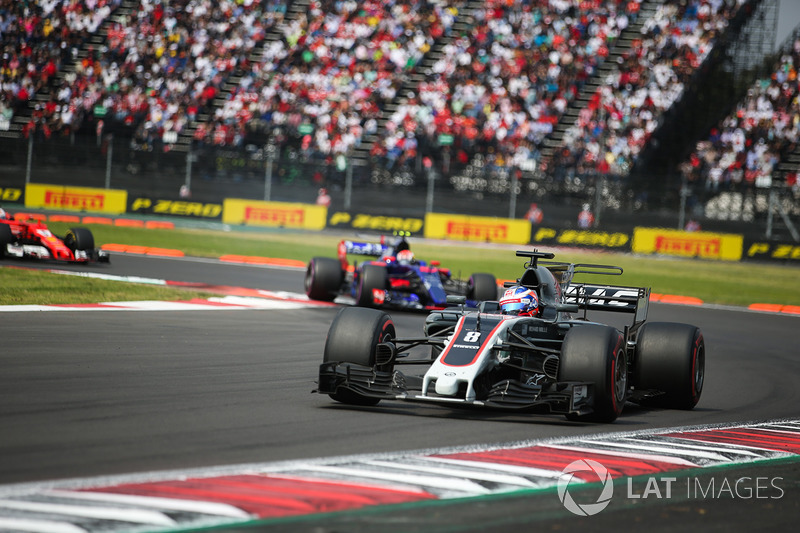 Romain Grosjean, Haas F1 Team VF-17, Pierre Gasly, Scuderia Toro Rosso STR12