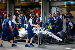 Sergey Sirotkin, Williams FW41 Mercedes, au stand