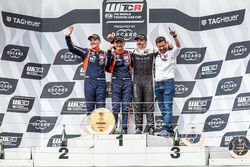 Podio: il vincitore della gara Gabriele Tarquini, BRC Racing Team Hyundai i30 N TCR, il secondo classificato Norbert Michelisz, BRC Racing Team Hyundai i30 N TCR, il terzo classificato Yvan Muller, YMR Hyundai i30 N TCR