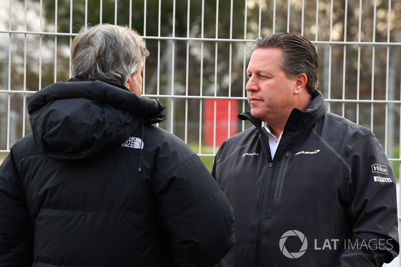 Carlos Sainz, Zak Brown, McLaren Executive Director