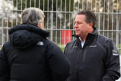 Carlos Sainz, Zak Brown, McLaren Executive Director