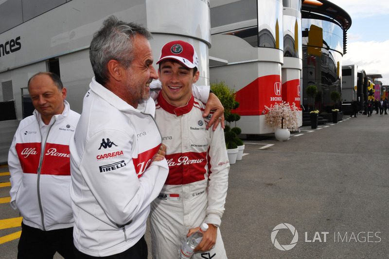 Charles Leclerc, Sauber celebra con Beat Zehnder, Sauber