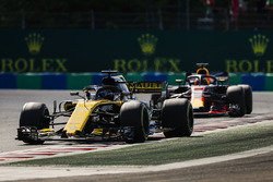 Nico Hulkenberg, Renault Sport F1 Team R.S. 18, devant Daniel Ricciardo, Red Bull Racing RB14