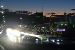 Start action, #43 BMW Team Schnitzer BMW M6 GT3: Augusto Farfus, Chaz Mostert, Marco Wittmann leads
