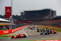 Arrancada Sebastian Vettel, Ferrari SF71H, Valtteri Bottas, Mercedes AMG F1 W09, Kimi Raikkonen, Ferrari SF71H, Max Verstappen, Red Bull Racing RB14