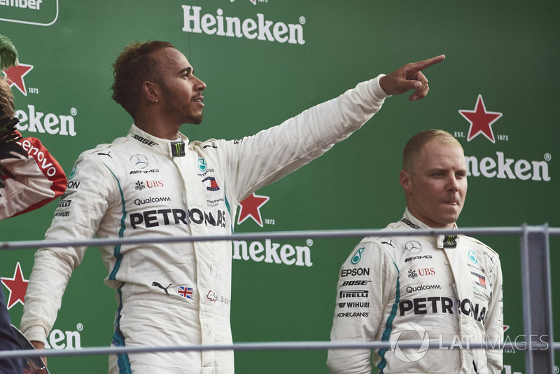 Lewis Hamilton, Mercedes AMG F1, radość na podium, Valtteri Bottas, Mercedes AMG F1 