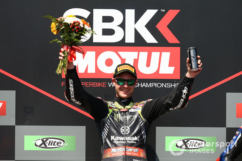 Podium: race winner Jonathan Rea, Kawasaki Racing
