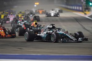 Lewis Hamilton, Mercedes AMG F1 W09 EQ Power+, al comando alla partenza della gara