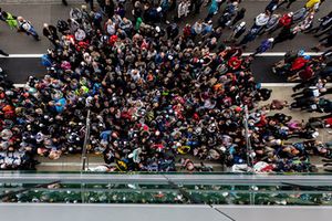 Les fans lors de la séance d'autographes