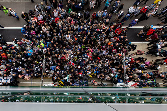Les fans lors de la séance d'autographes