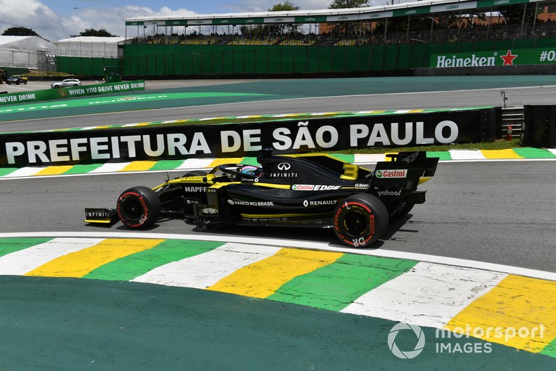 6º Daniel Ricciardo, Renault F1 Team R.S.19 1:33:25.219