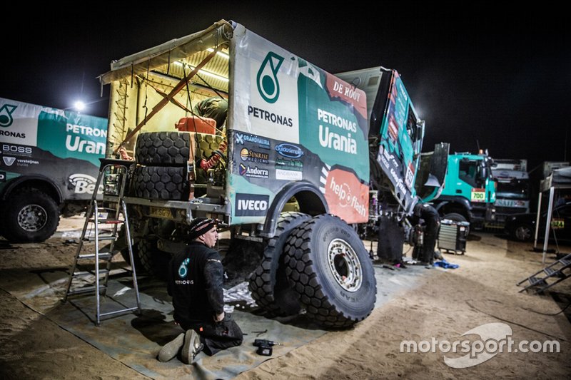 #517 Team De Rooy IVECO: Albert Llovera, Ferran Marco Alcayna, Marc Torres