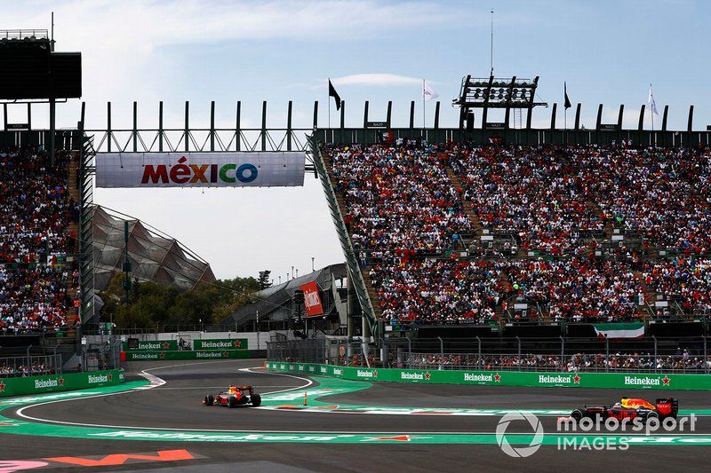 Max Verstappen, Red Bull Racing RB12, Daniel Ricciardo, Red Bull Racing RB12