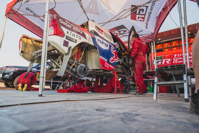 #300 Toyota Gazoo Racing: Nasser Al-Attiyah, Matthieu Baumel