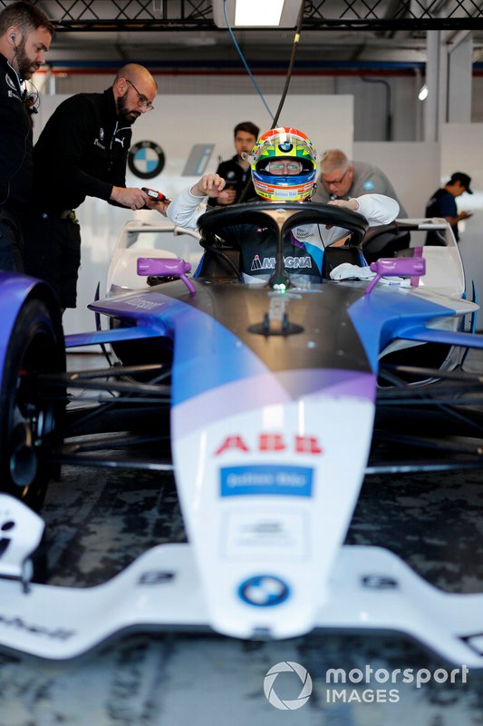 Alexander Sims, BMW I Andretti Motorsports climbs into his BMW iFE.20