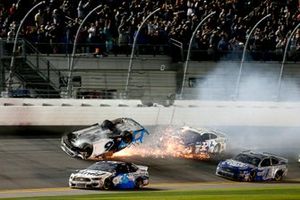 Crash: Ryan Newman, Roush Fenway Racing, Ford Mustang Koch Industries