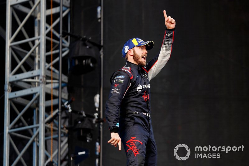 Sam Bird, Virgin Racing, Audi e-tron FE06, celebrates after winning the race