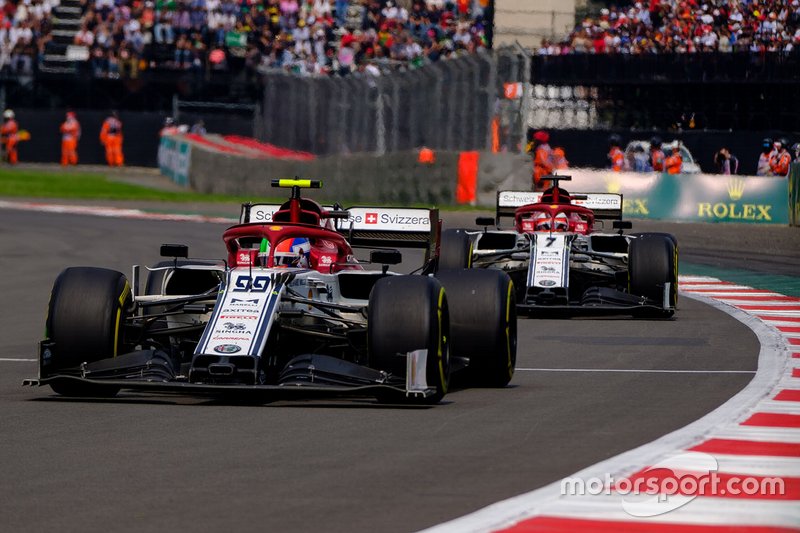 Antonio Giovinazzi, Alfa Romeo Racing C38, Kimi Raikkonen, Alfa Romeo Racing C38