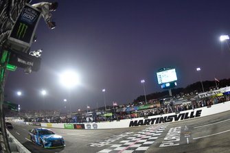 Race winner Martin Truex Jr., Joe Gibbs Racing, Toyota Camry Auto Owners Insurance
