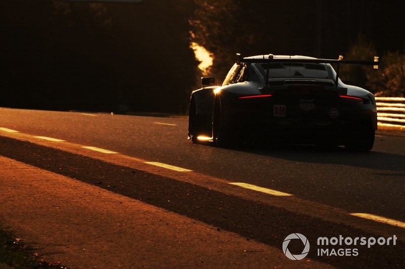 #86 Gulf Racing Porsche 911 RSR: Michael Wainwright, Benjamin Barker, Thomas Preining