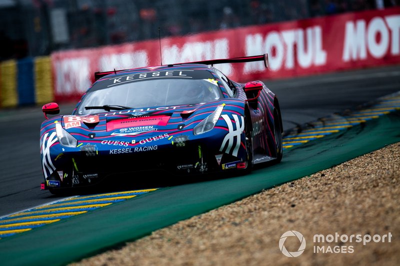 #83 Kessel Racing, Ferrari 488 GTE: Rahel Frey, Manueka Gostner, Michelle Gatting