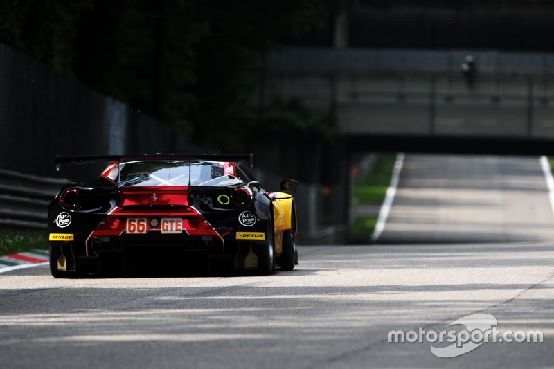 #66 JMW Motorsport Ferrari F488 GTE: Jeffrey Segal, Matteo Cressoni, Wei Lu