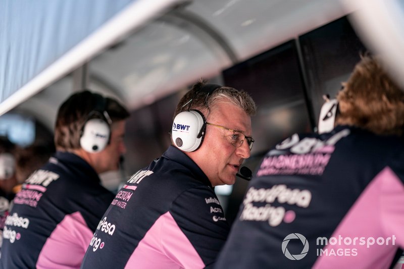 Otmar Szafnauer, Team Principal e CEO, Racing Point, al muretto box