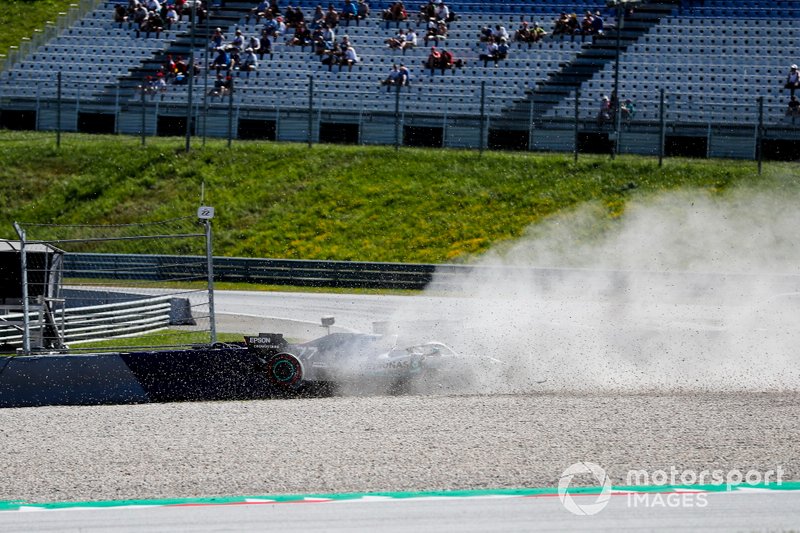 Crash of Valtteri Bottas, Mercedes AMG W10