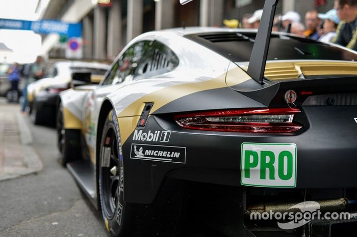 #92 Porsche GT Team Porsche 911 RSR