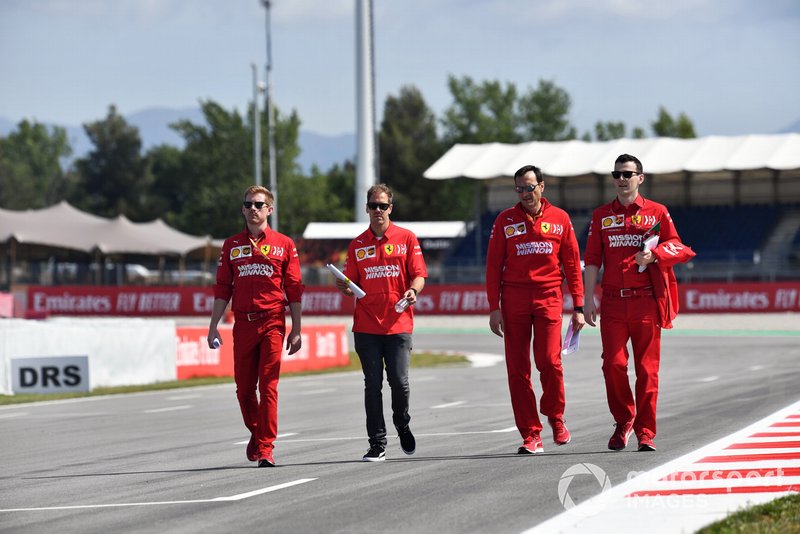 Sebastian Vettel, Ferrari cammina sulla pista