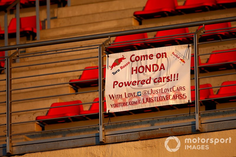 Fans banner for Honda powered cars
