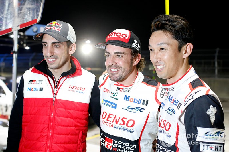 Campeonato del Mundo de Resistencia WEC, pilotos (categoría LMP1): Sebastien Buemi, Fernando Alonso y Kazuki Nakajima