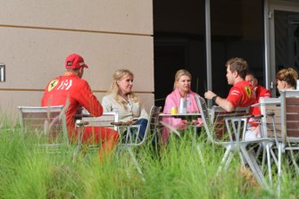 Sebastian Vettel en Mick Schumacher, Ferrari