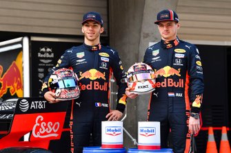 Pierre Gasly, Red Bull Racing ve Max Verstappen, Red Bull Racing, 1000. yarış kutlamalarında