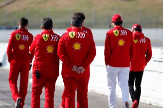 Mattia Binotto, teambaas Ferrari, Charles Leclerc, Ferrari, John Elkann, FIAT voorzitter