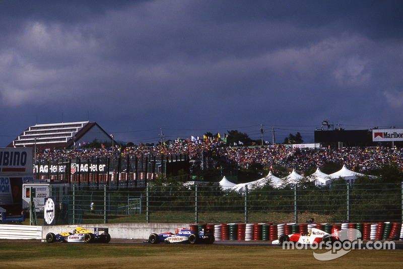 Damon Hill, Williams Renault FW15, Eddie Irvine, Jordan Hart J193, Ayrton Senna, McLaren Ford MP4/8