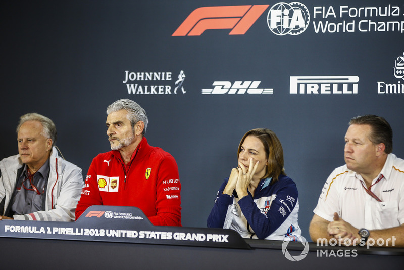 Засновник і власник Haas F1 Team Джин Хаас, керівник Ferrari Мауріціо Аррівабене, заступник керівника Williams Клер Вільямс, генеральний директор McLaren Зак Браун