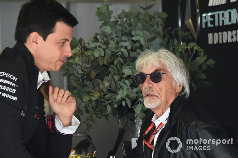 Toto Wolff, Mercedes AMG F1, bersama Bernie Ecclestone