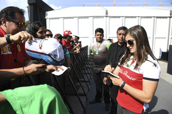 Tatiana Calderon, Alfa Romeo Sauber F1 Team Test Driver signs autographs for the fans